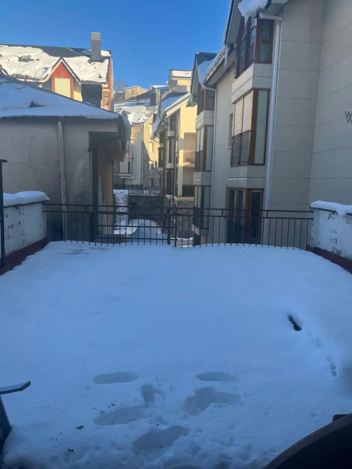 Biescas Suites Zewnętrze zdjęcie