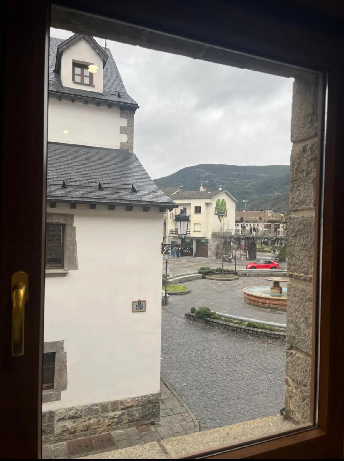Biescas Suites Zewnętrze zdjęcie